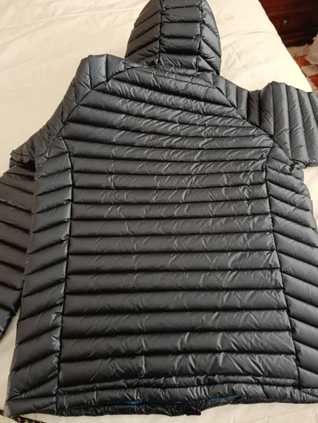 Plumas Trango World negro nuevo con etiquetas