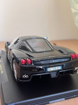 Ferrari Enzo 1:24