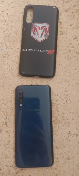 Samsung A50 con funda y protector