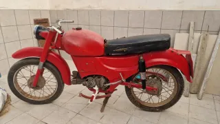 Moto Guzzi Larios 110 Roja