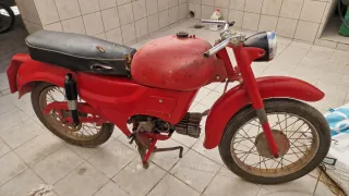 Moto Guzzi Larios 110 Roja