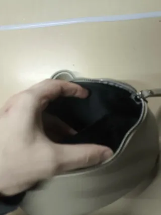 Riñonera de piel beige