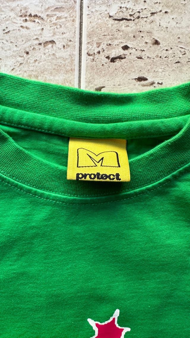 Camiseta Protect London Verde y Roja