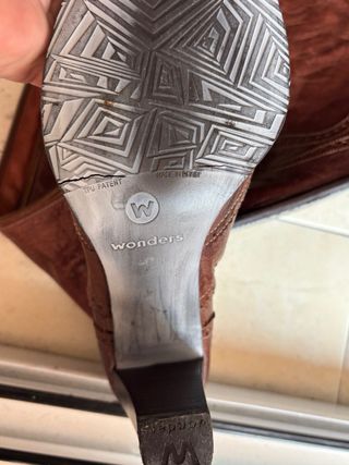 Botas Wonders de piel marrones