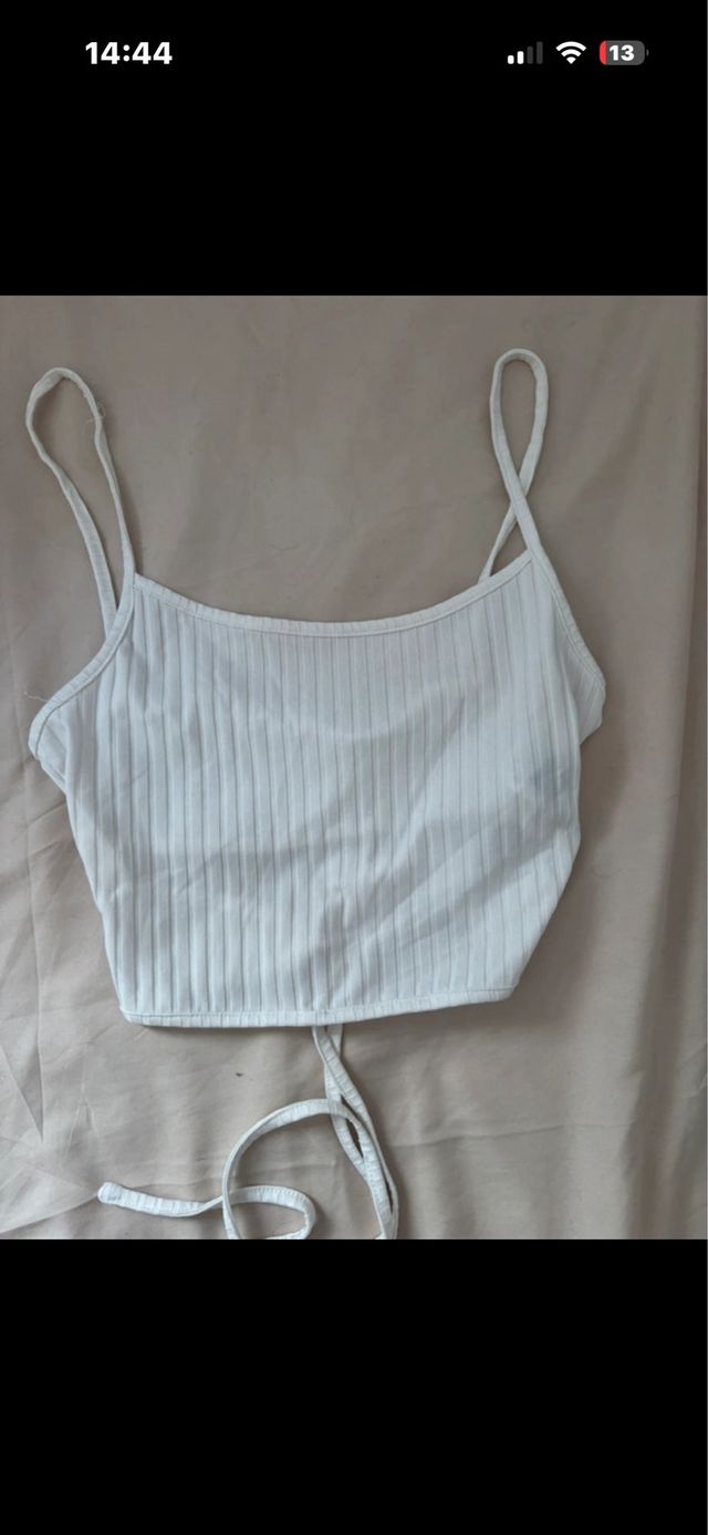 Top blanco de tirantes
