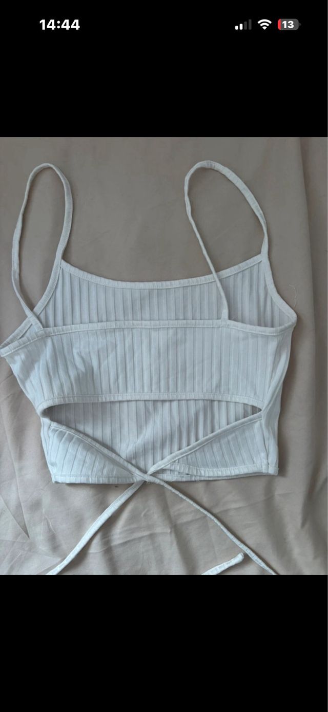 Top blanco de tirantes