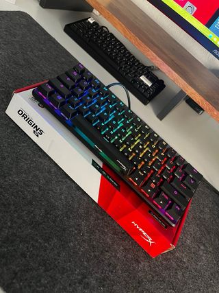 Teclado Hyperx Alloy 60%