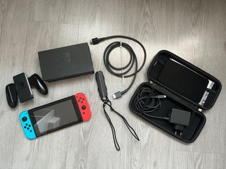 Nintendo Switch Azul/Rojo + Accesorios