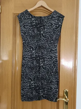 Vestido con estampado de leopardo