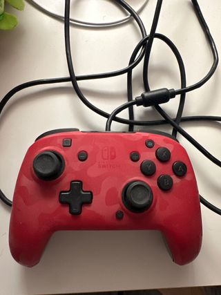 Mando Nintendo Switch con Cable Rojo Camuflaje