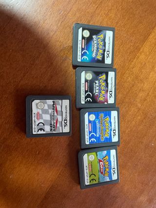 Nintendo DS Verde + 5 Juegos Pokemon