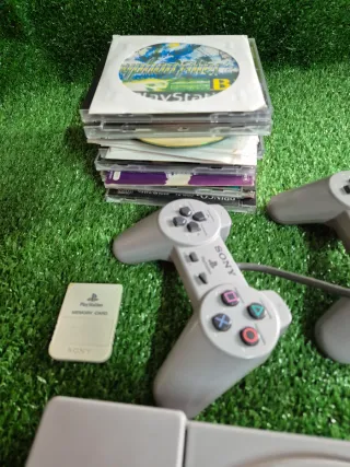 Playstation 1 Sony Grigia con 2 joystick
