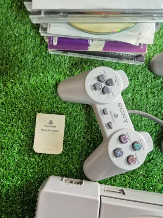 Playstation 1 Sony Grigia con 2 joystick
