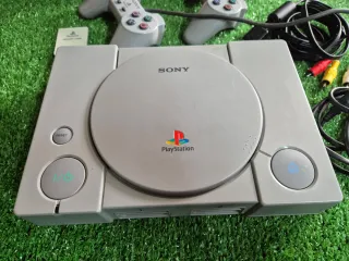 Playstation 1 Sony Grigia con 2 joystick