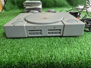 Playstation 1 Sony Grigia con 2 joystick