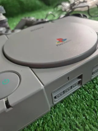 Playstation 1 Sony Grigia con 2 joystick