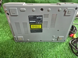 Playstation 1 Sony Grigia con 2 joystick