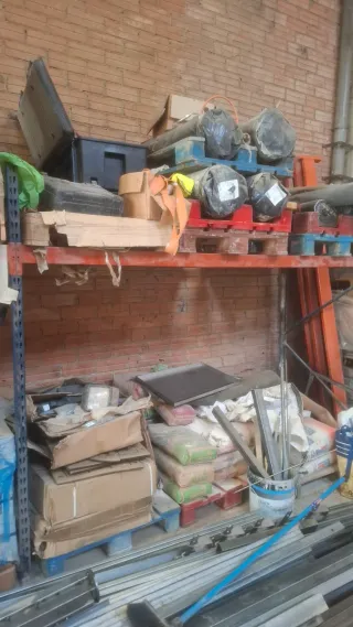 Lote de gres, suelo y zócalos