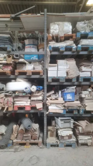 Lote de gres, suelo y zócalos