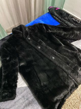 Abrigo de pelo negro mujer negociable