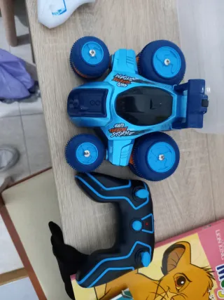 Coche teledirigido 4WD azul