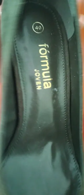 Zapatos de tacón verde ante