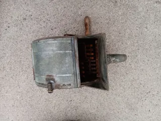 Caldereta y maquia de albañil antiguas