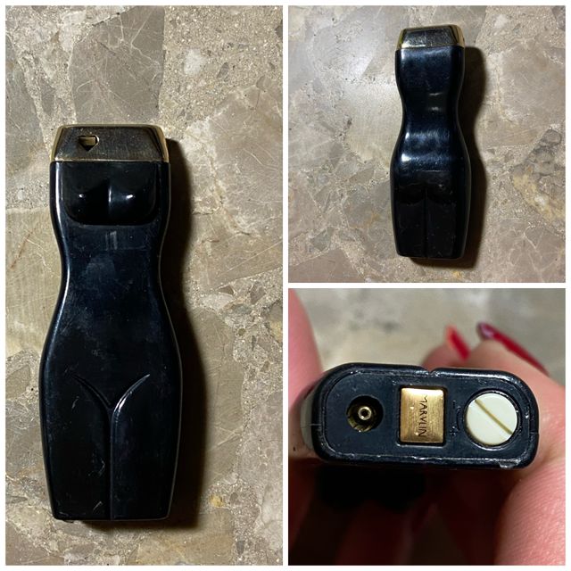 Vecchia figura da donna in oro nero