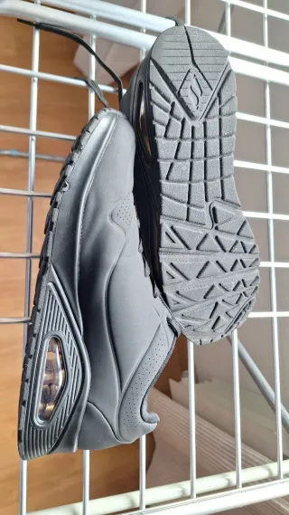Skechers