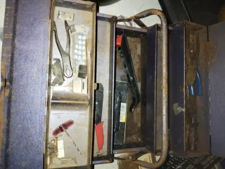 Caja de herramientas metálica