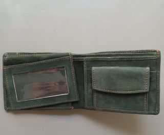 Cartera de piel verde