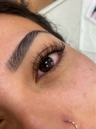 SERVICIO DE EXTENSIONES DE PESTAÑAS A DOMICILIO