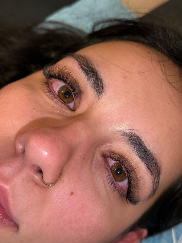 SERVICIO DE EXTENSIONES DE PESTAÑAS A DOMICILIO