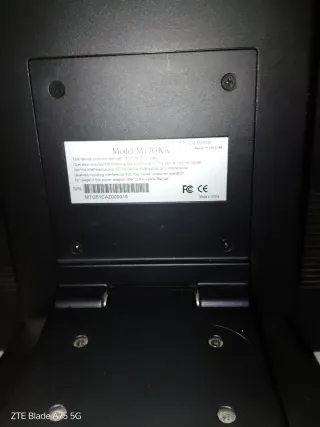 Monitor LCD 17 Plata y Negro