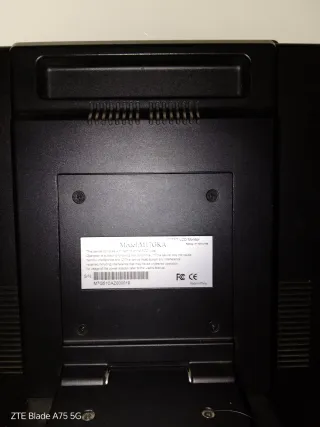 Monitor LCD 17 Plata y Negro