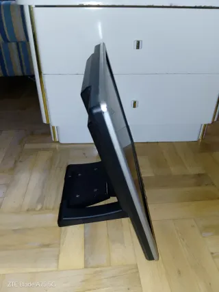 Monitor LCD 17 Plata y Negro