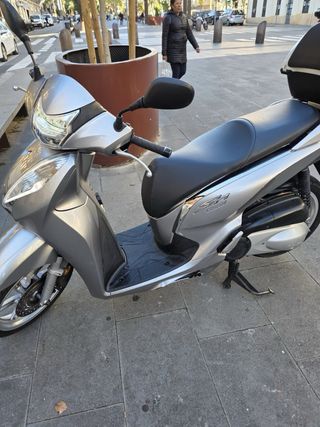 Honda SH 300i 2017 móvil 678-861073