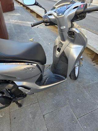 Honda SH 300i 2017 móvil 678-861073