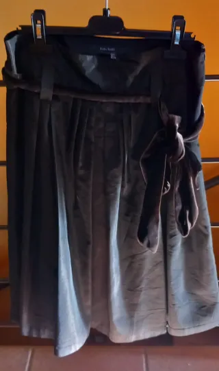 Falda de raso. Zara Basics. Talla L.