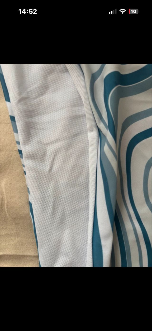 Bikini azul y blanco