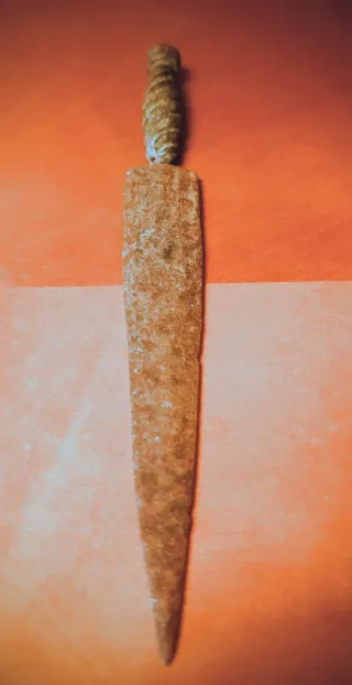 Herramienta antigua de metal