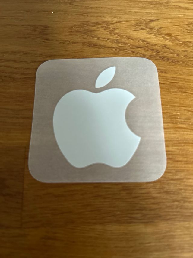 Caja iPhone 14 Dorado