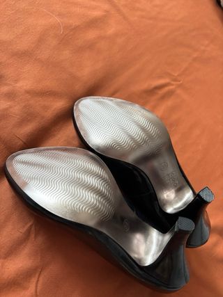 Zapatos de tacón negros