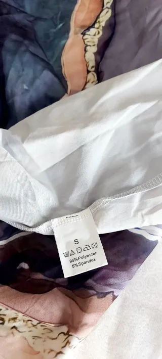 2 Camisas Anchas Talla Única Estampadas. Sin marca