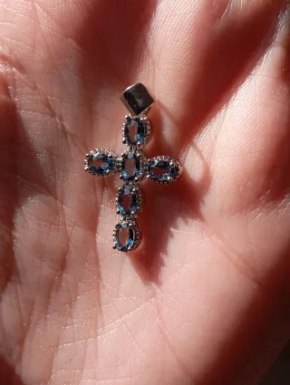 Colgante Cruz Topacio London Blue Plata