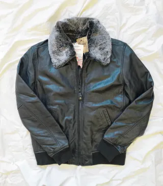 Chaqueta Schott Negra con Cuello