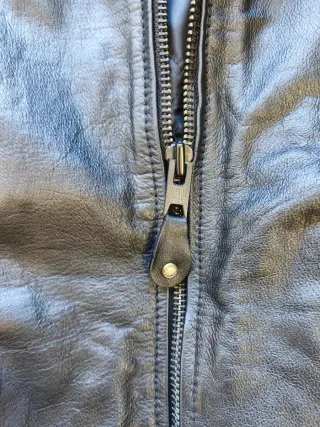 Chaqueta Schott Negra con Cuello