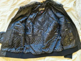 Chaqueta Schott Negra con Cuello