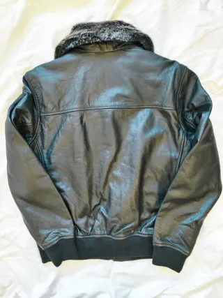 Chaqueta Schott Negra con Cuello