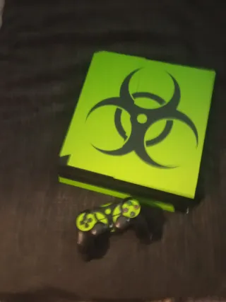 PlayStation 4 Pro (PS4 Pro) quasi nuova